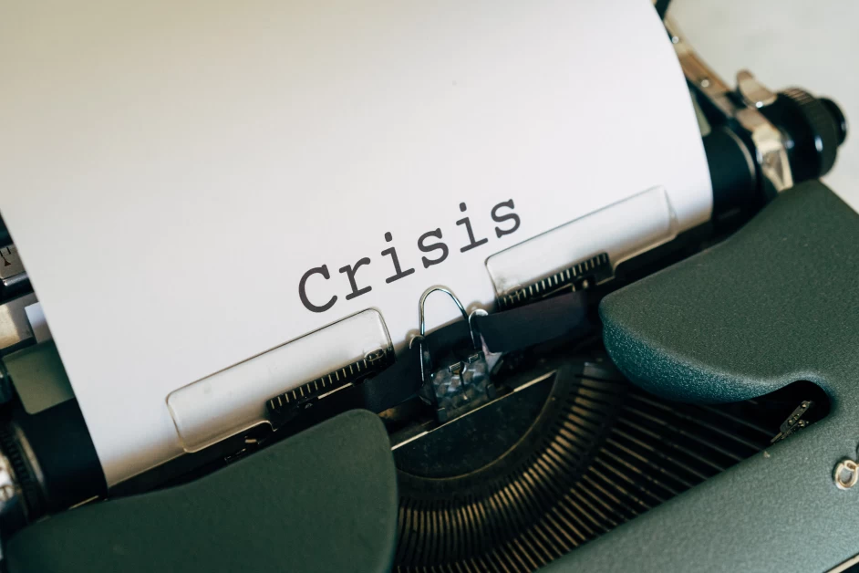 AI-driven crisis management for startups